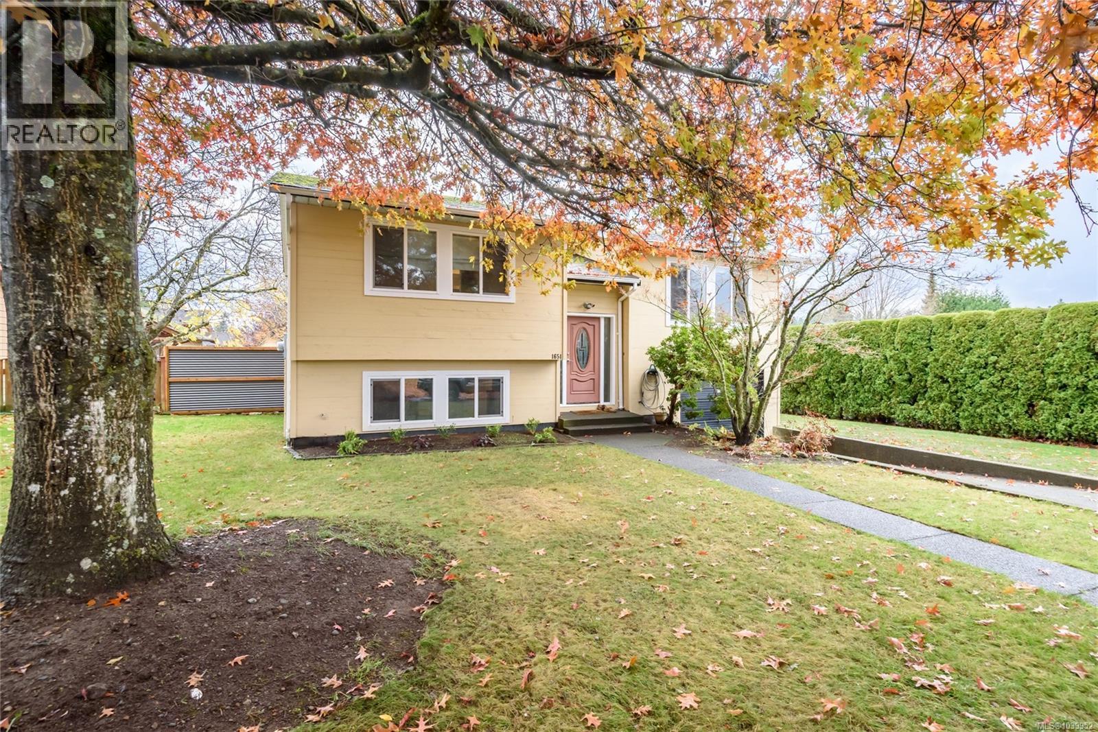 1651 Ascot Ave - 1