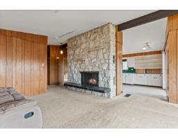 14667 W Beach Avenue, White Rock, BC V4B2T9 Photo 8