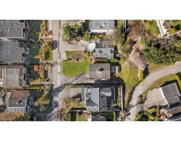 14667 W Beach Avenue, White Rock, BC V4B2T9 Photo 30