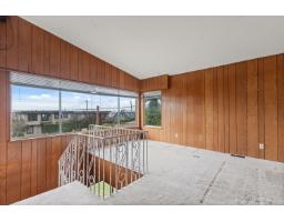 14667 W Beach Avenue, White Rock, BC V4B2T9 Photo 11