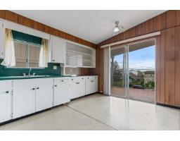 14667 W Beach Avenue, White Rock, BC V4B2T9 Photo 14