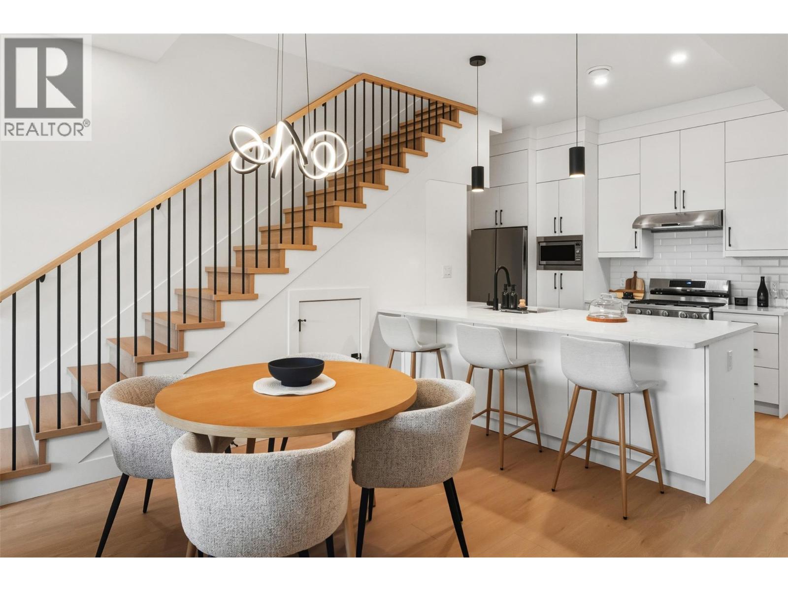 #2 194 Maple Place - 21