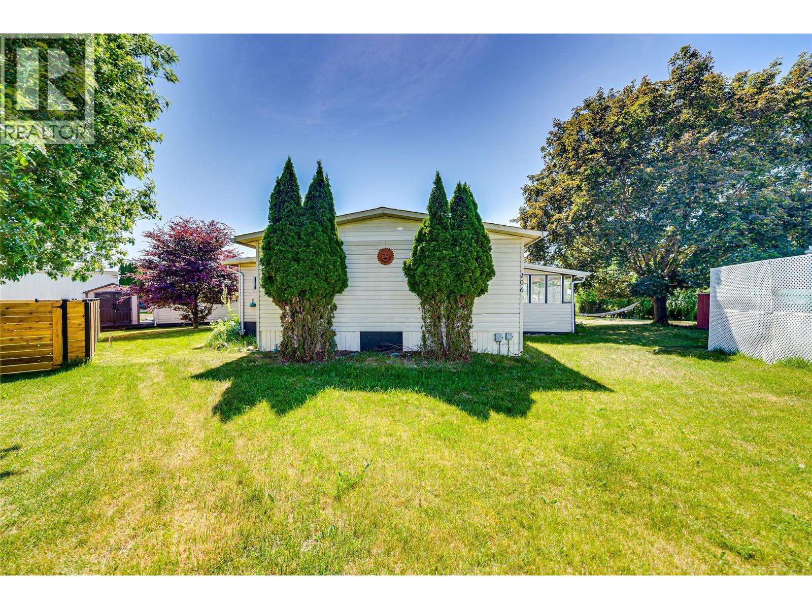 #106 2727 Lakeshore Road - 31