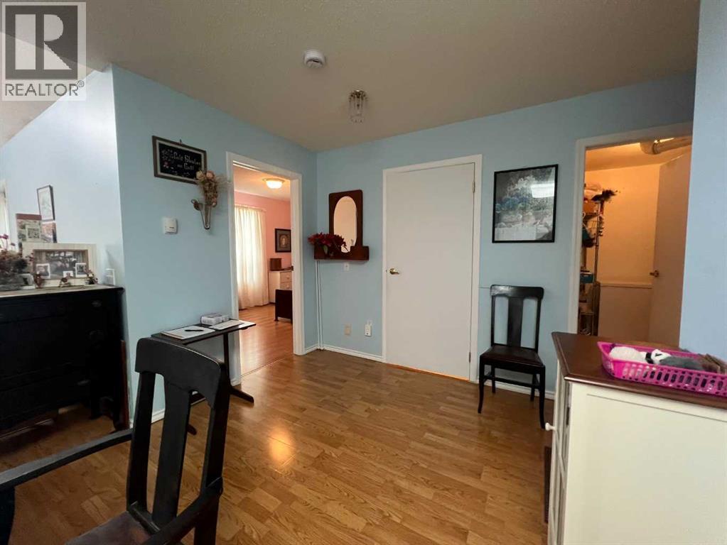 110, 722 48 Street — photo 13