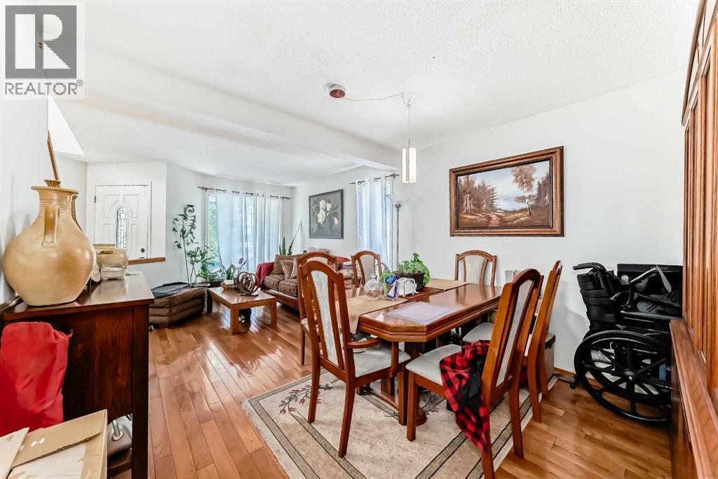 182 Somerglen Road SW — photo 9