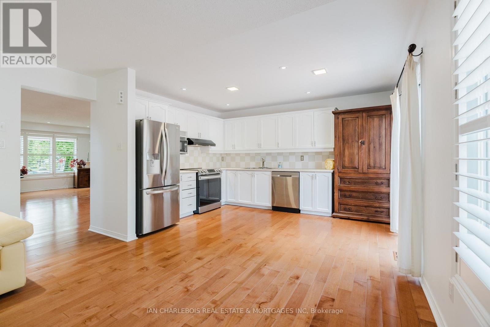 6020 LONGLEAF DRIVE — photo 12 of 37