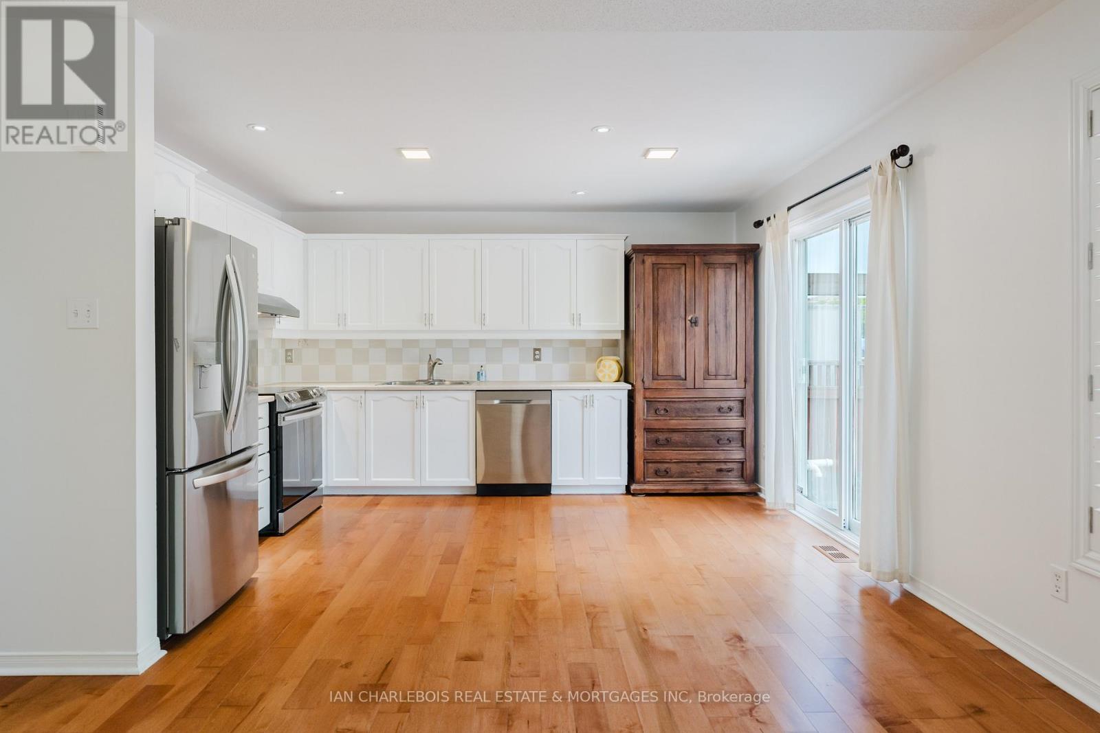 6020 LONGLEAF DRIVE — photo 13 of 37