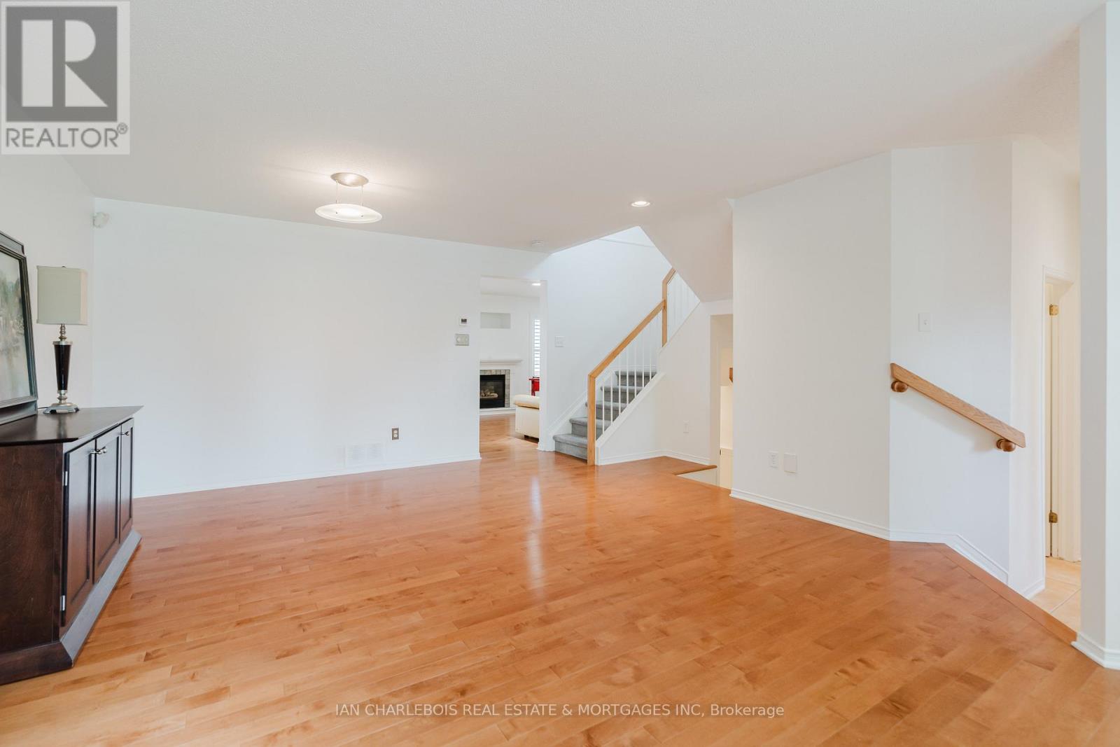 6020 LONGLEAF DRIVE — photo 6 of 37