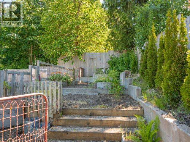 6896 DRAKE STREET - 31