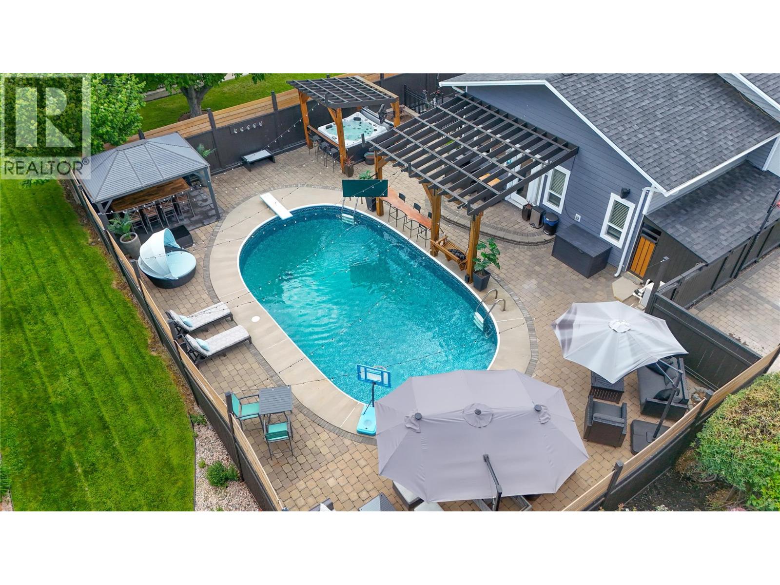 98 Dauphin Avenue - 3