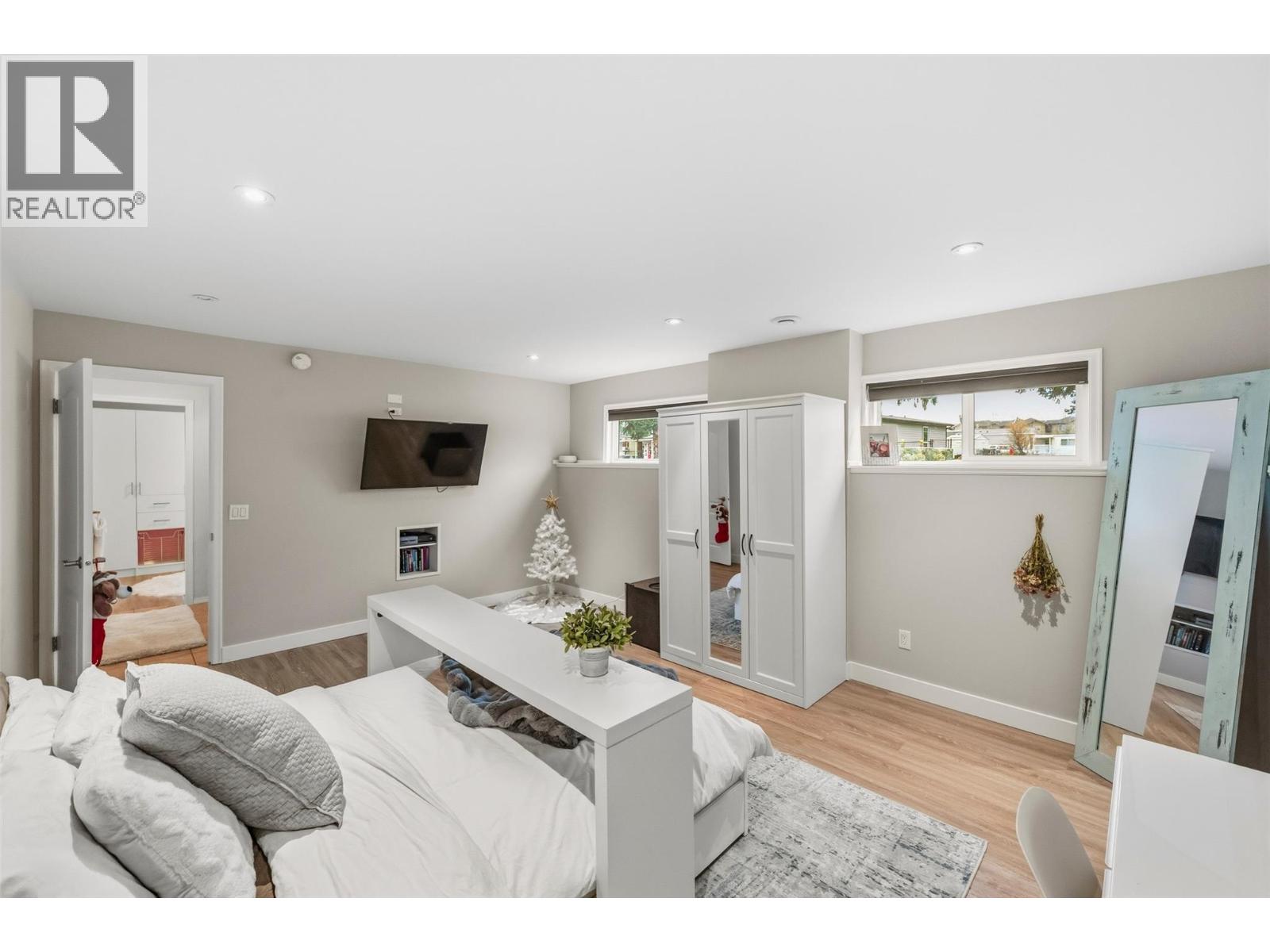 98 Dauphin Avenue - 23