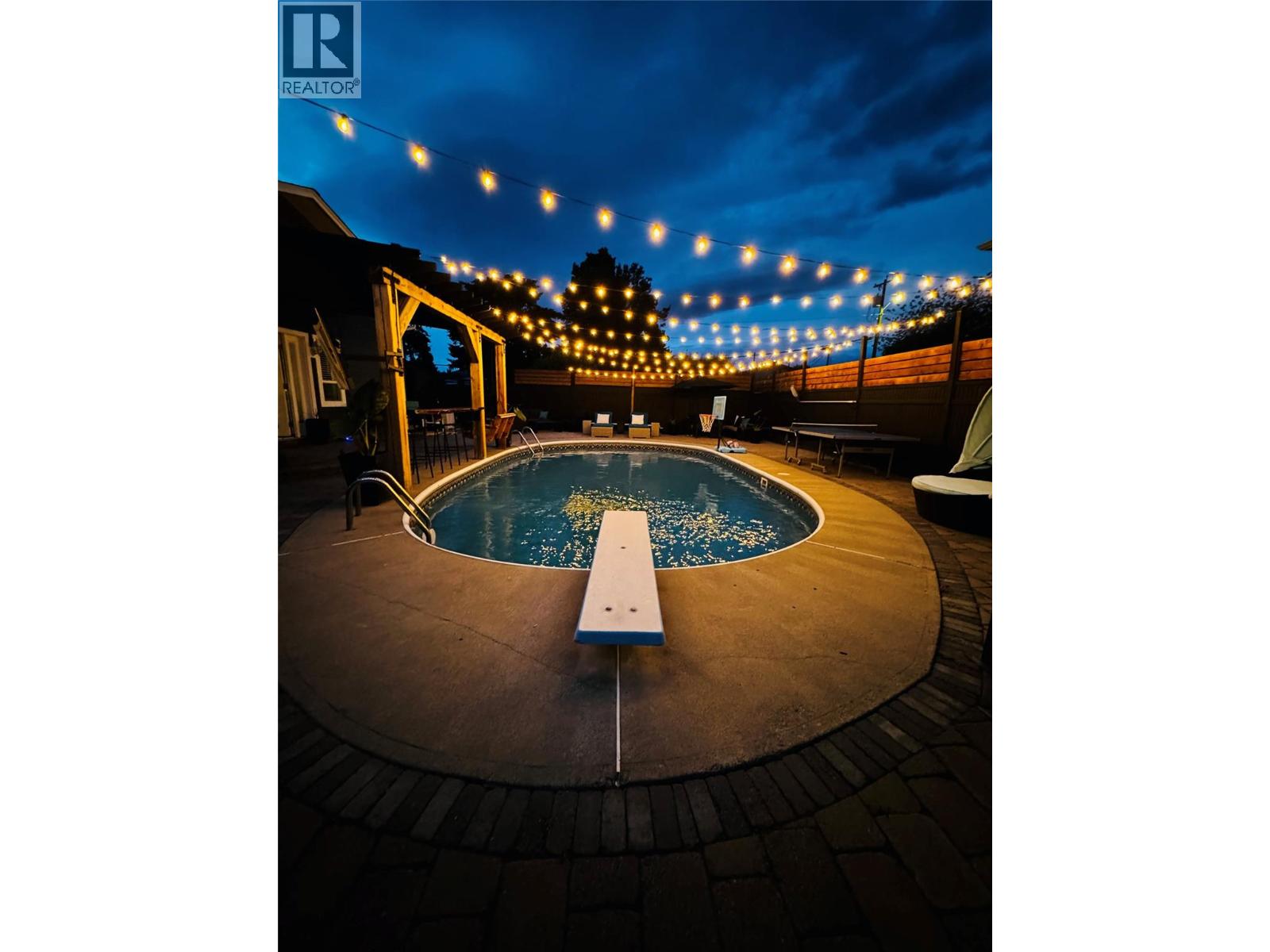 98 Dauphin Avenue - 4