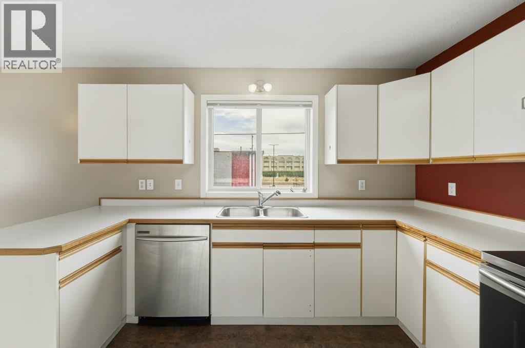 #206 6201 Maple Drive - 14