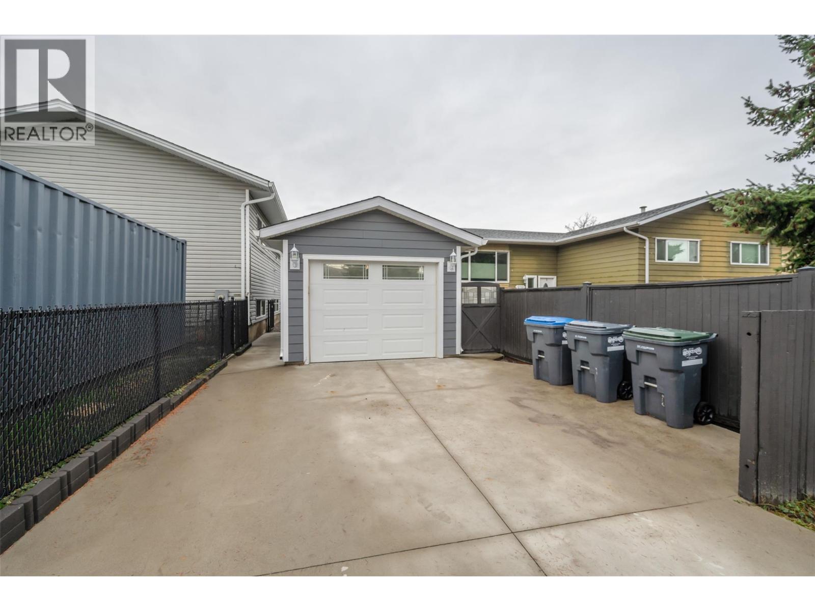98 Dauphin Avenue - 33