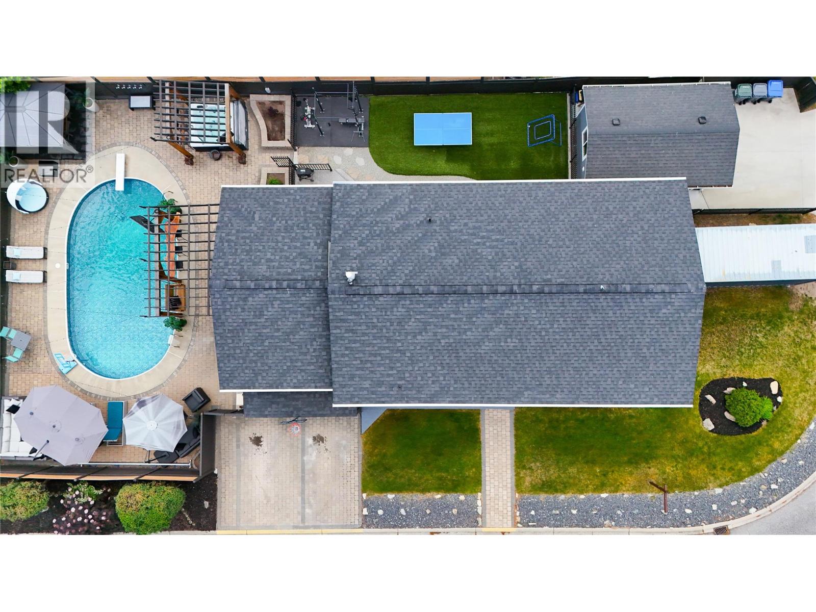 98 Dauphin Avenue - 39