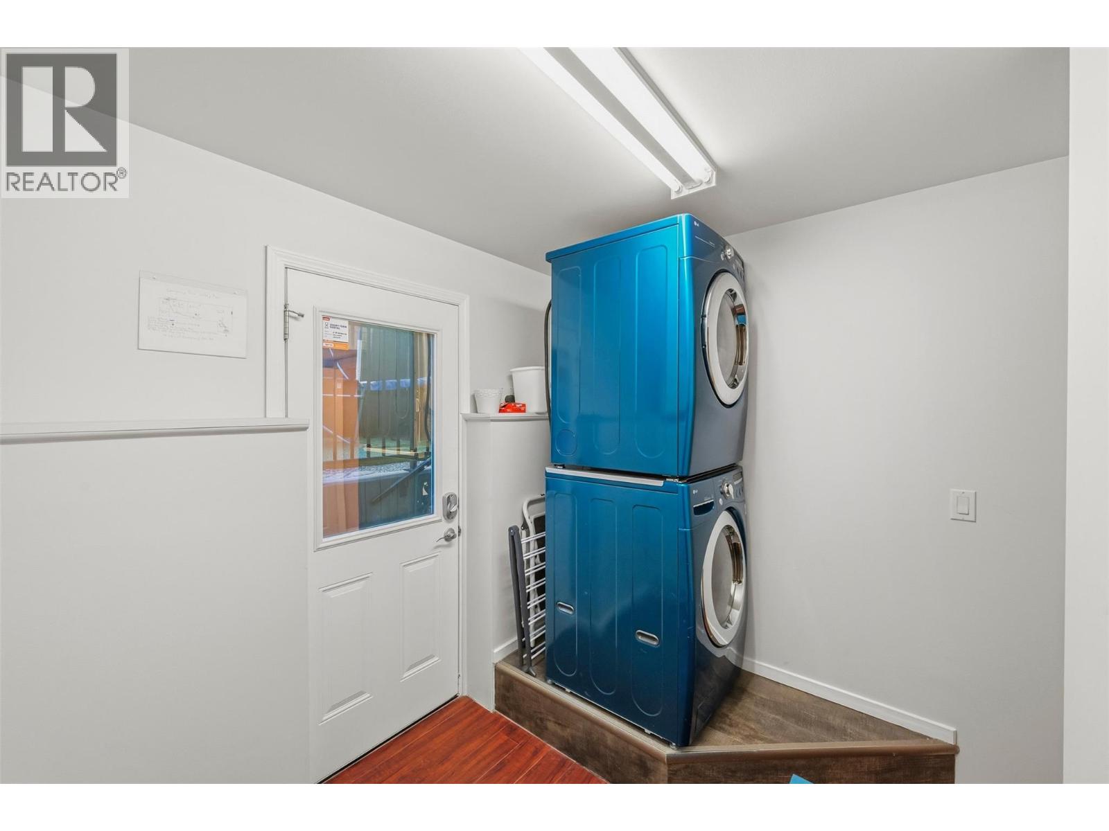 98 Dauphin Avenue - 32