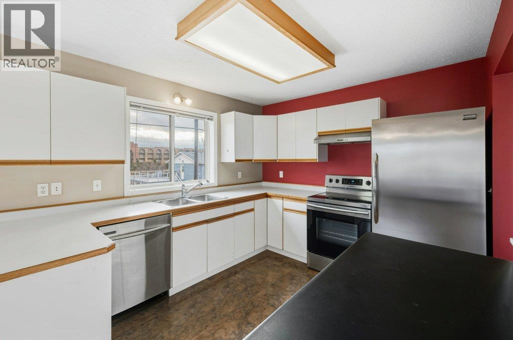 #206 6201 Maple Drive - 13