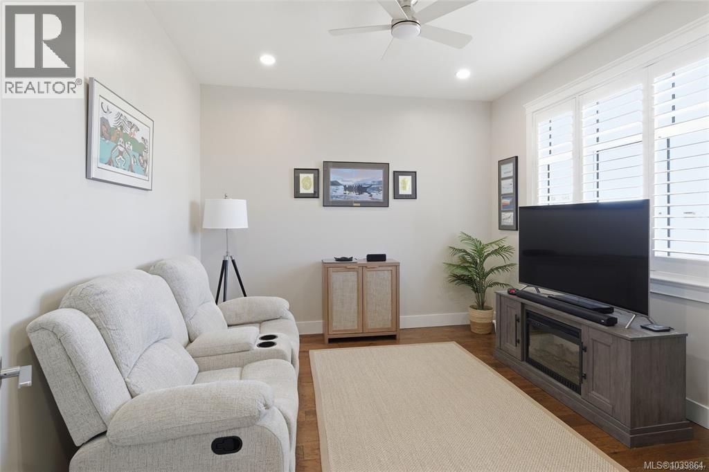 158 Skylark Ave, Parksville