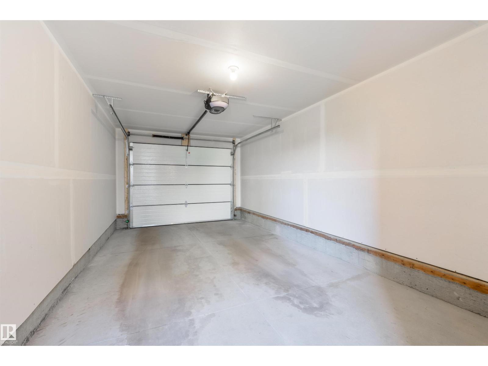 8313 76 AV NW - 63