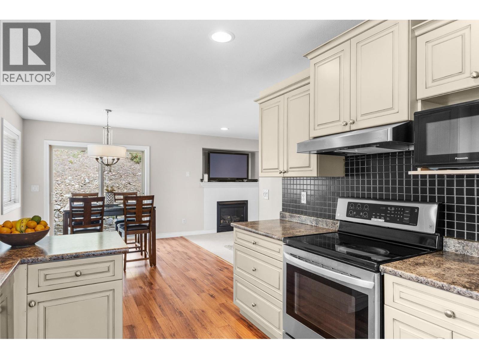 2042 Moonbeam Close - 24