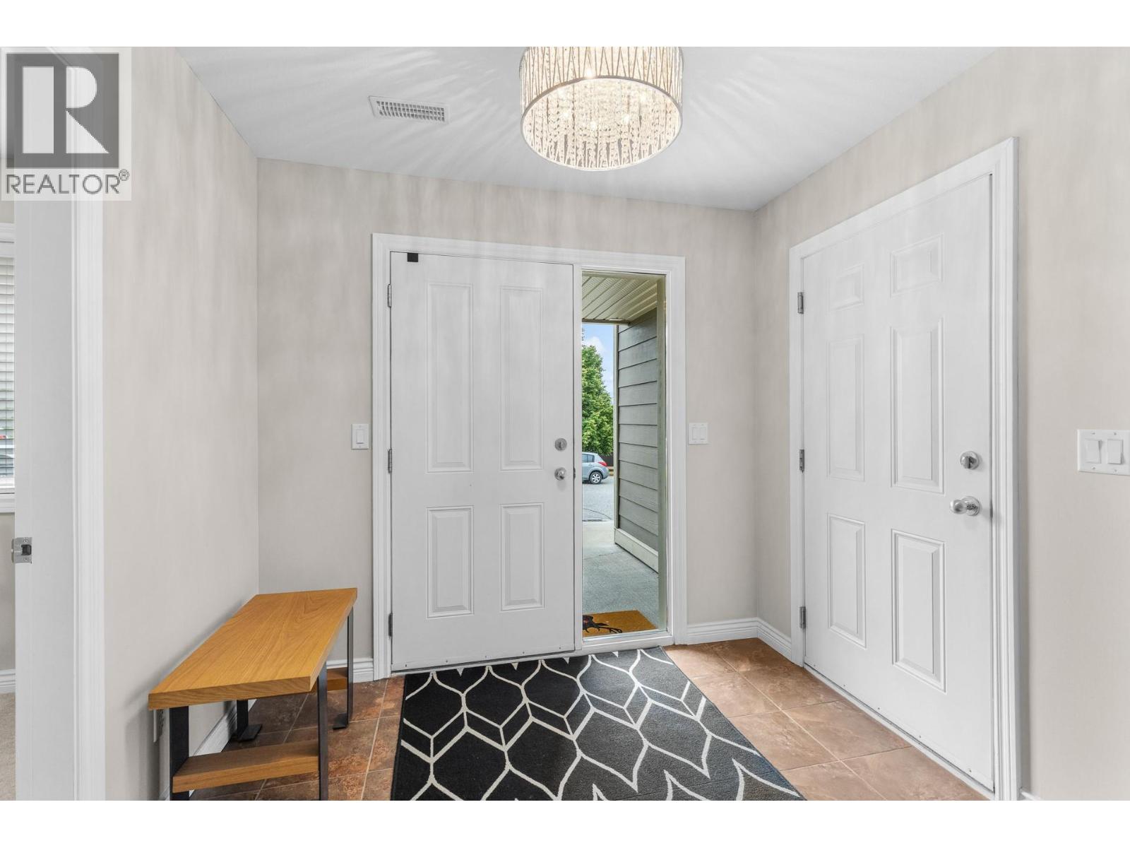 2042 Moonbeam Close - 10