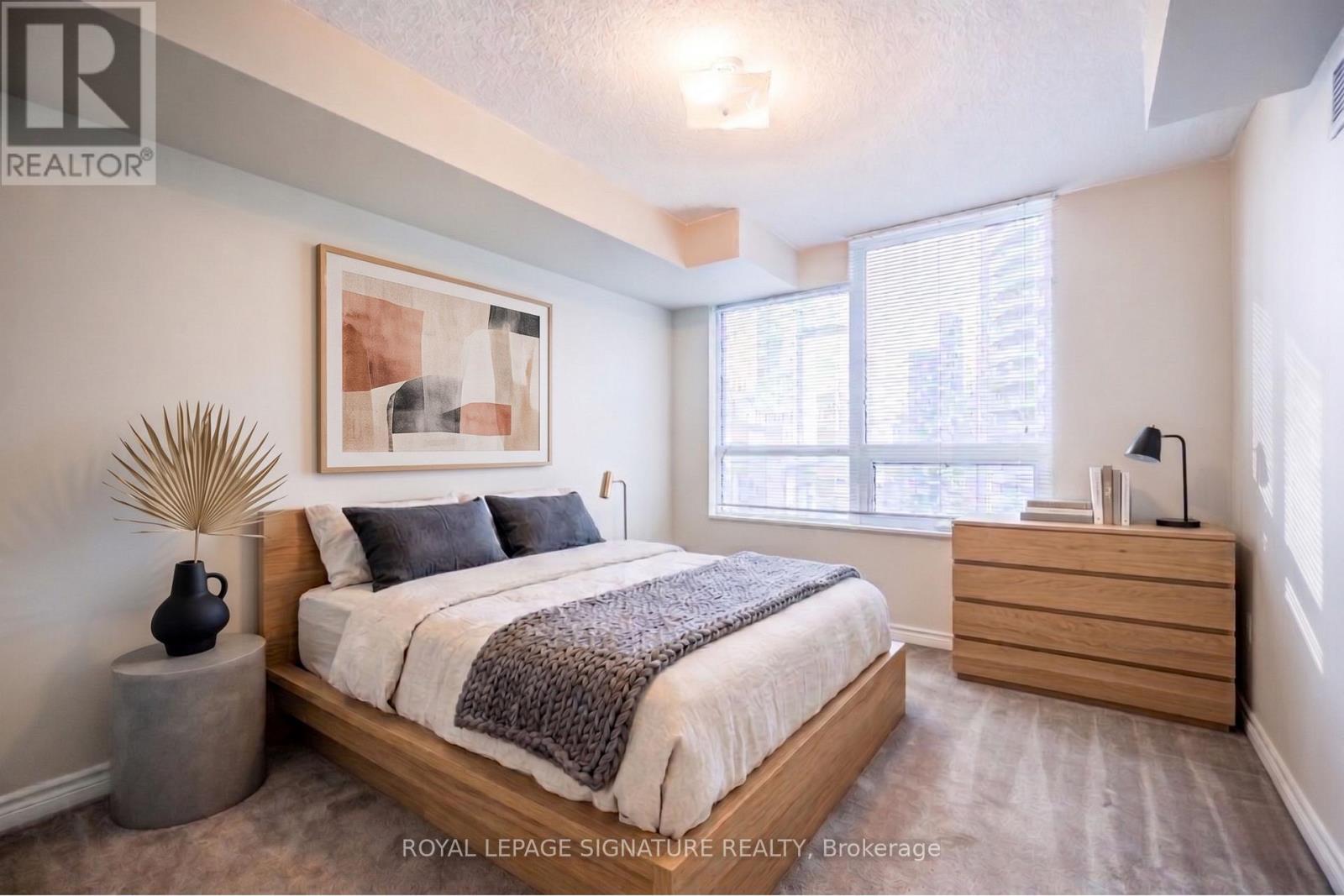 #2103 19 GRAND TRUNK CRESCENT - 10