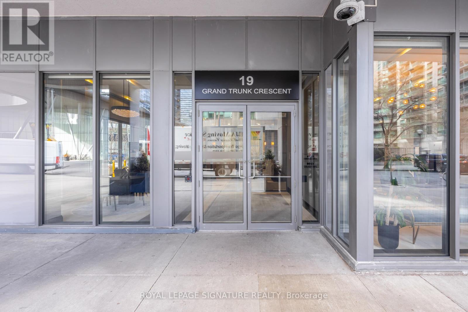 #2103 19 GRAND TRUNK CRESCENT - 3