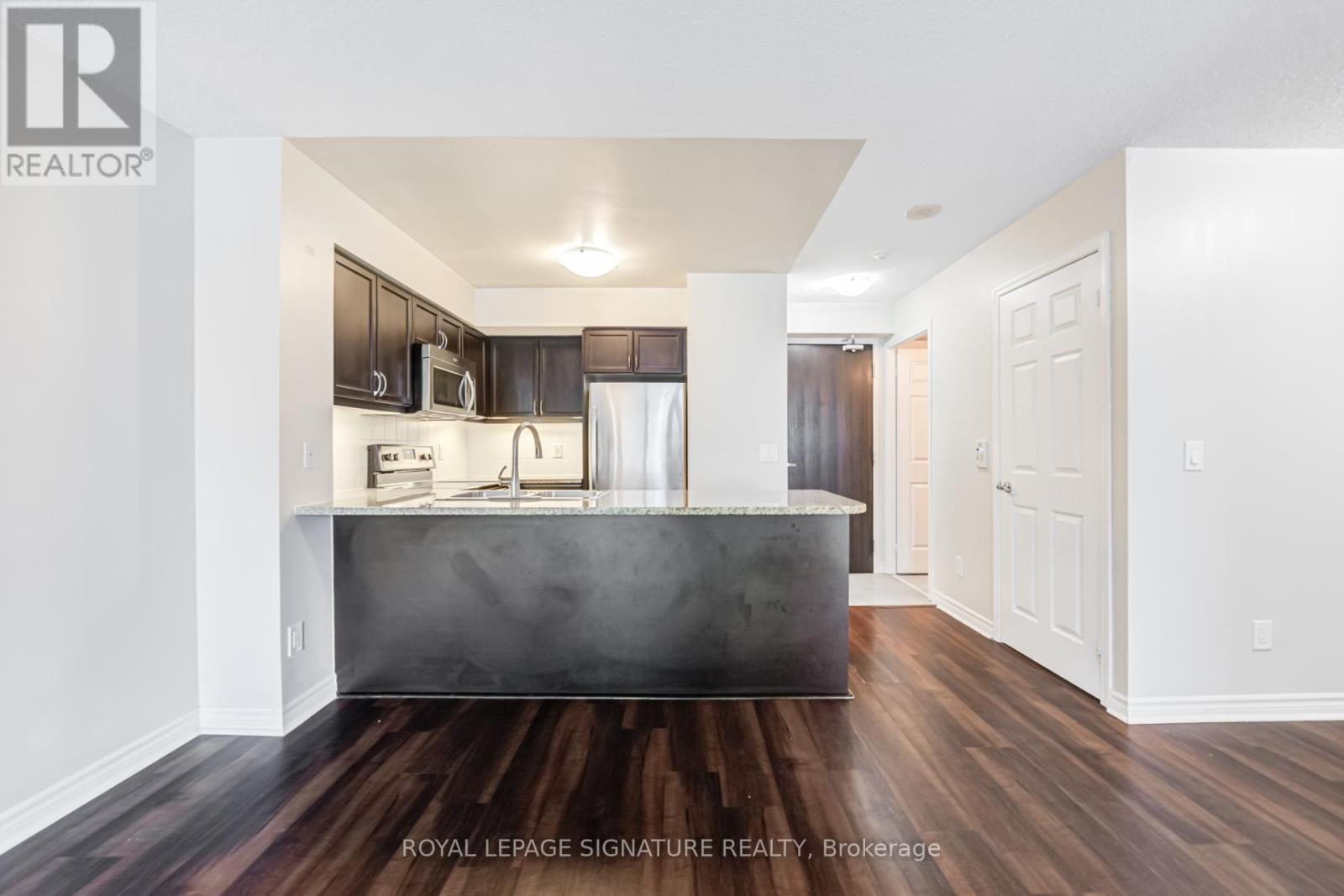#2103 19 GRAND TRUNK CRESCENT - 8
