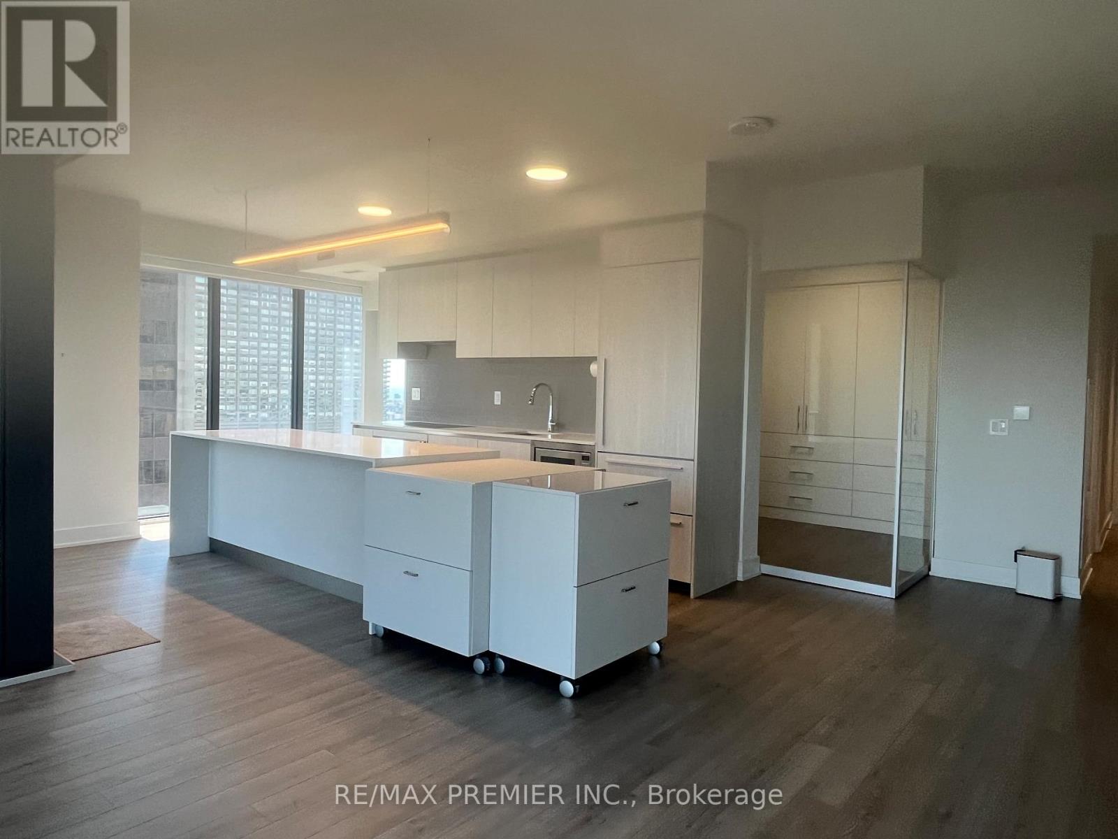 #3506 8 CUMBERLAND STREET - 11