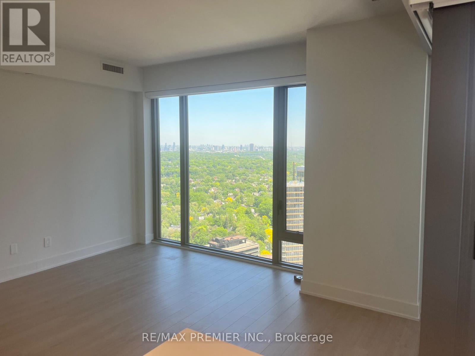 #3506 8 CUMBERLAND STREET - 17