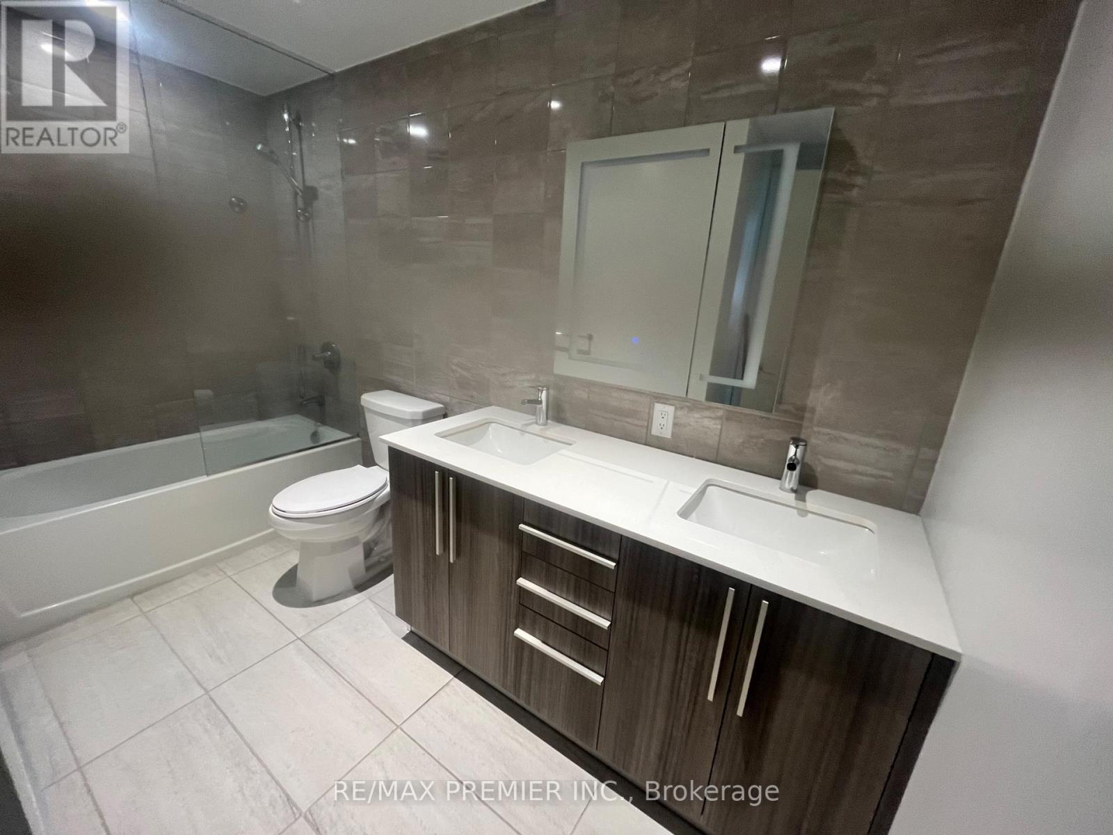 #3506 8 CUMBERLAND STREET - 25