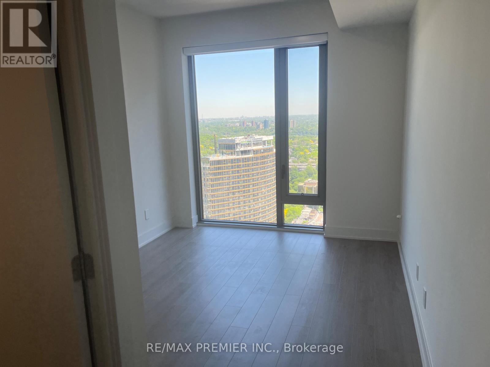 #3506 8 CUMBERLAND STREET - 27