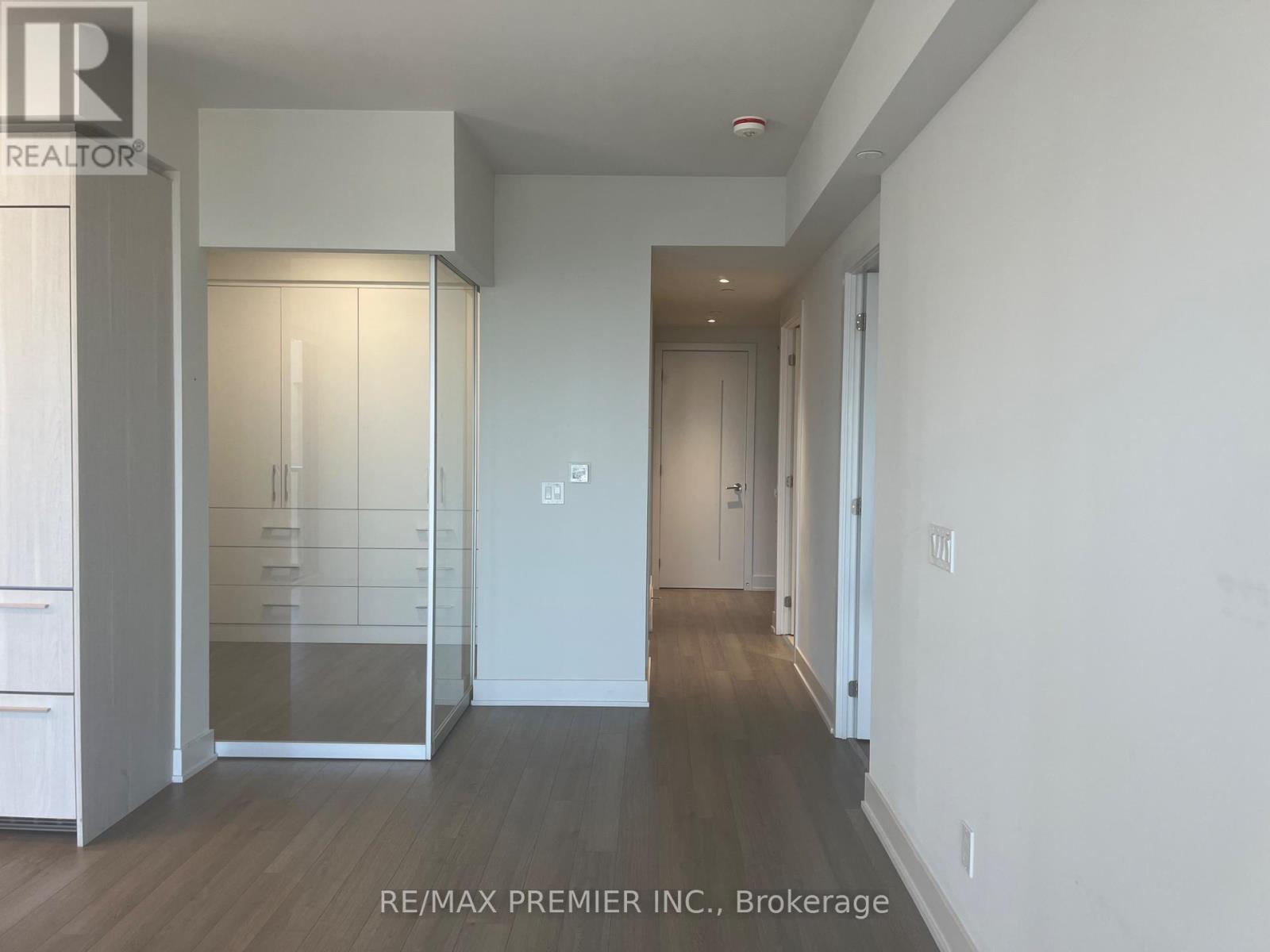 #3506 8 CUMBERLAND STREET - 9