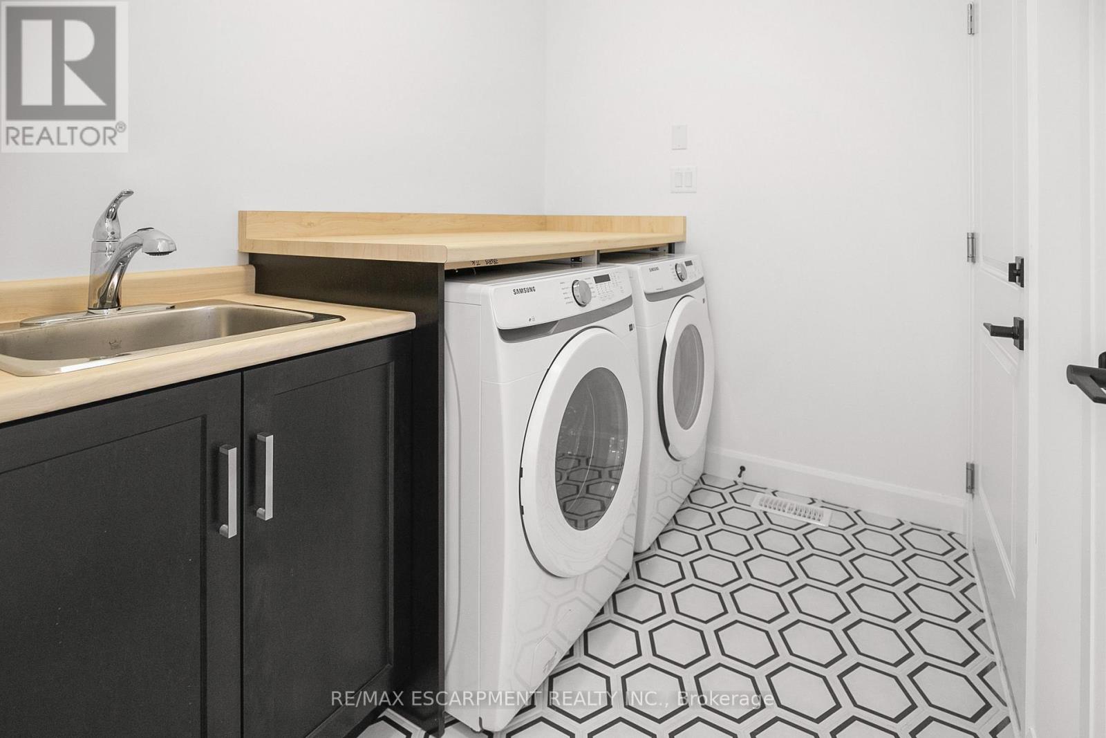 26 BEACHWALK CRESCENT - 20