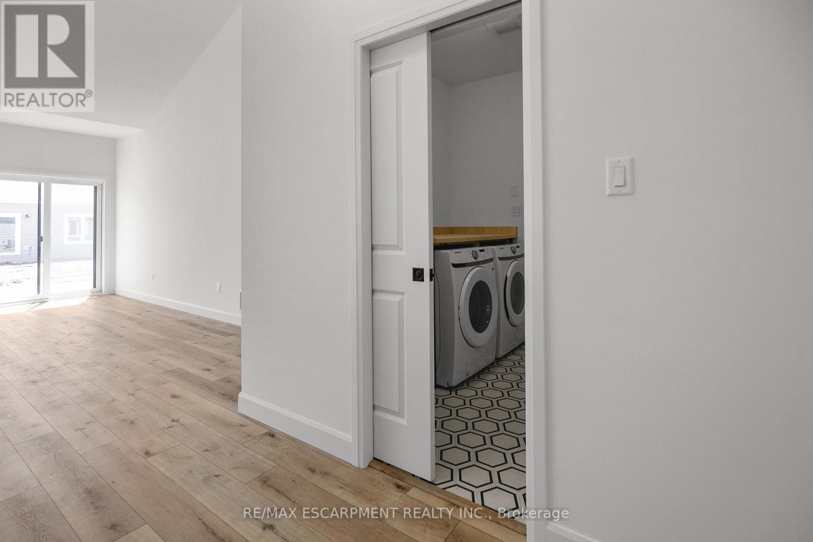 26 BEACHWALK CRESCENT - 21