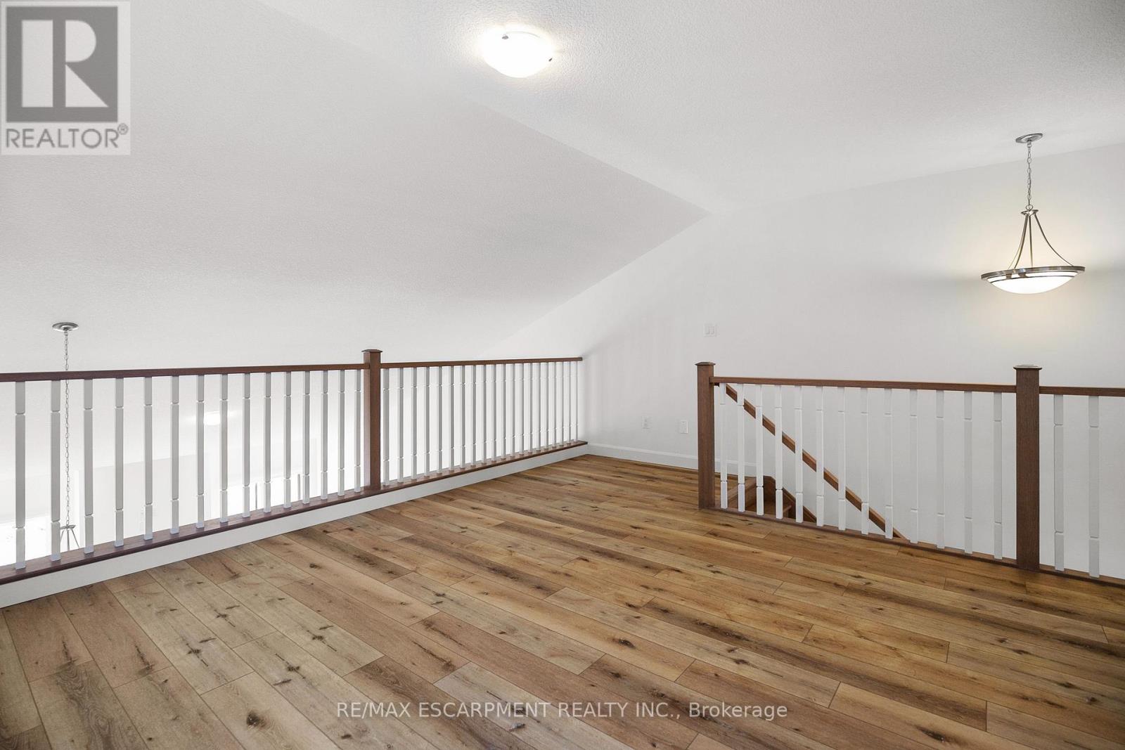 26 BEACHWALK CRESCENT - 31