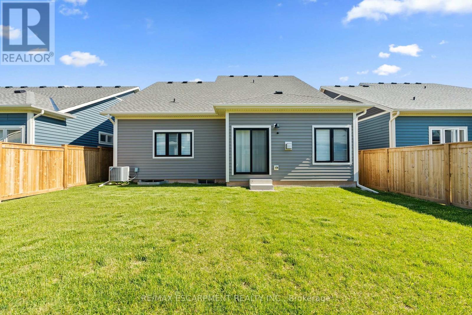 26 BEACHWALK CRESCENT - 41