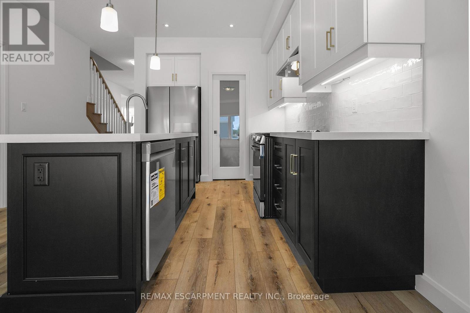 26 BEACHWALK CRESCENT - 16