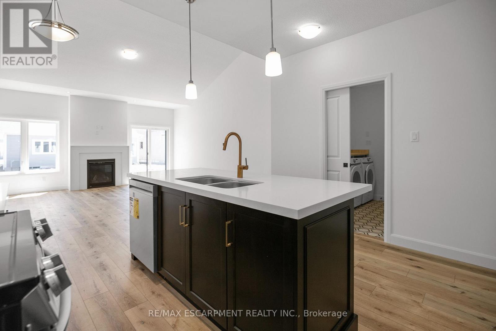 26 BEACHWALK CRESCENT - 22