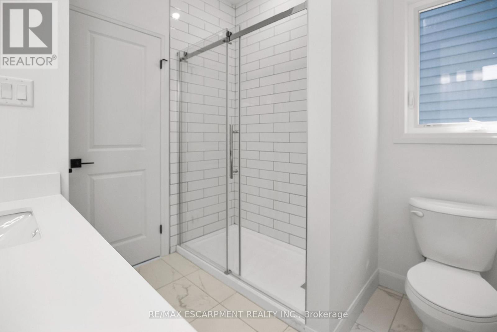 26 BEACHWALK CRESCENT - 26