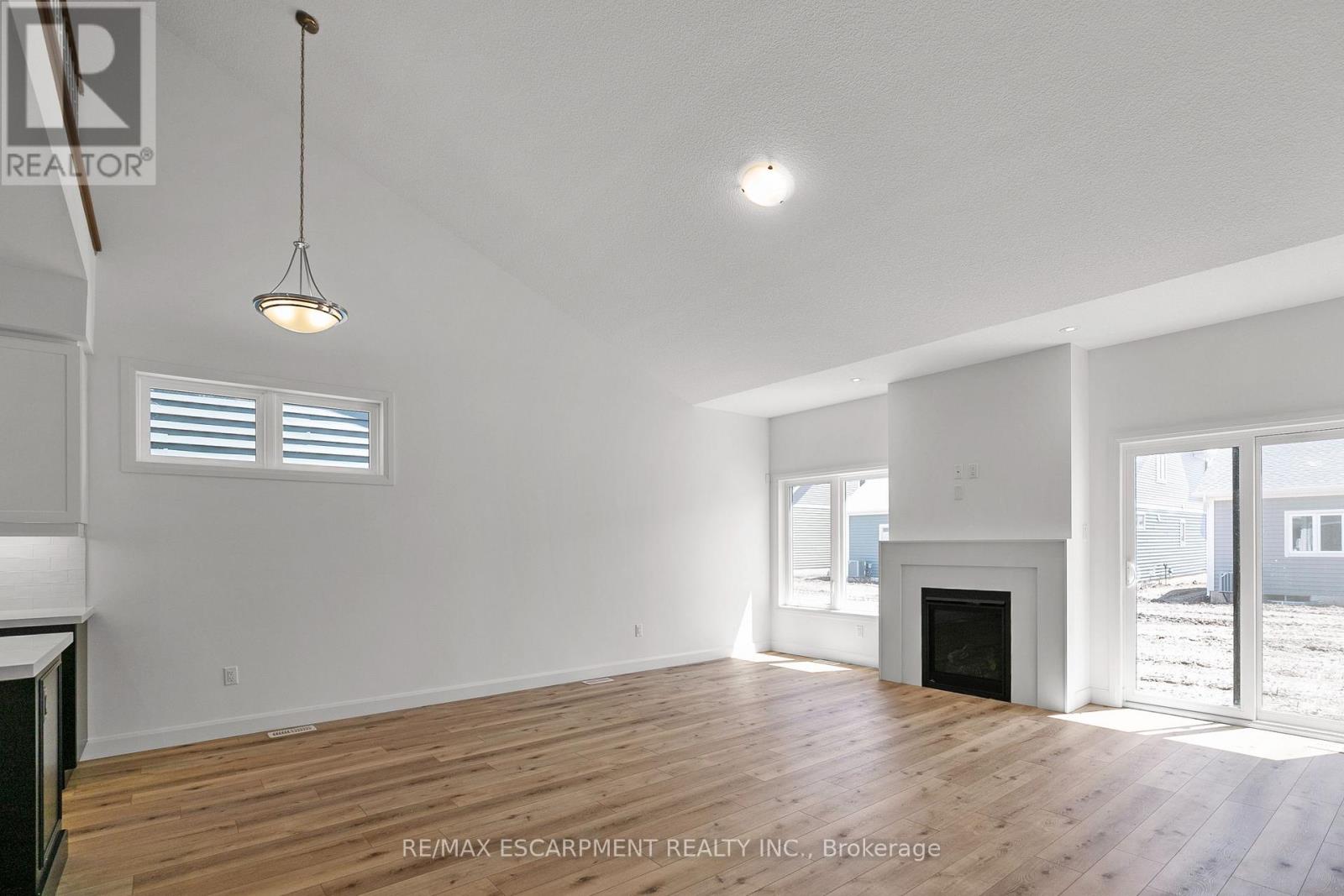 26 BEACHWALK CRESCENT - 17