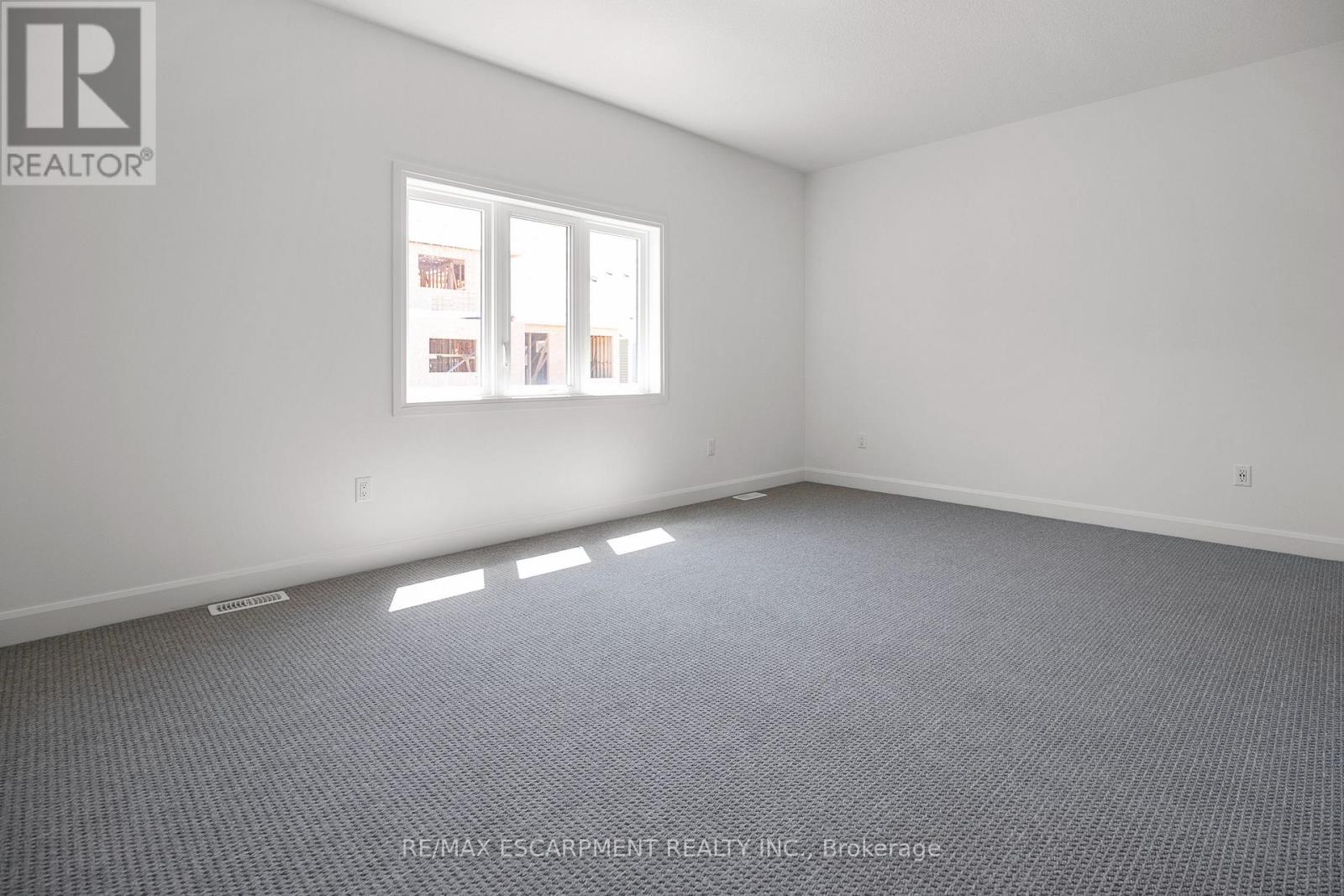 26 BEACHWALK CRESCENT - 23