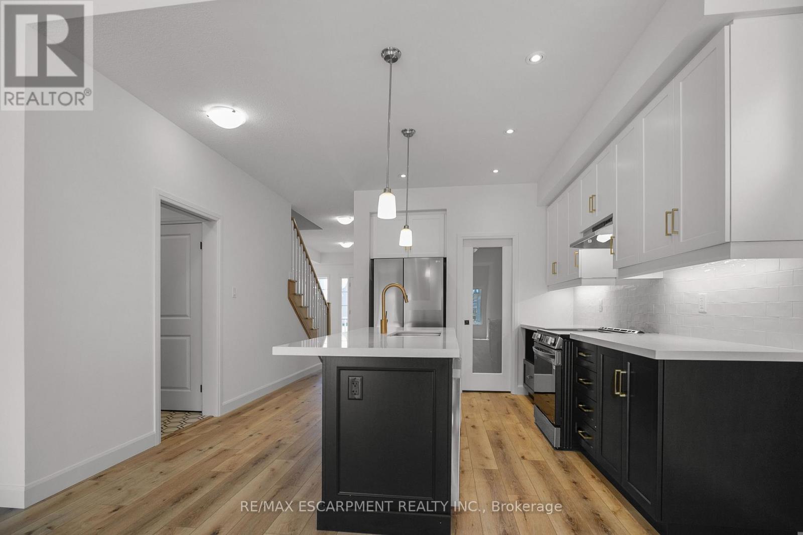 26 BEACHWALK CRESCENT - 14
