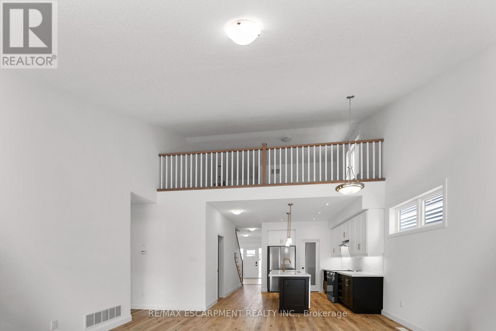 26 BEACHWALK CRESCENT - 28