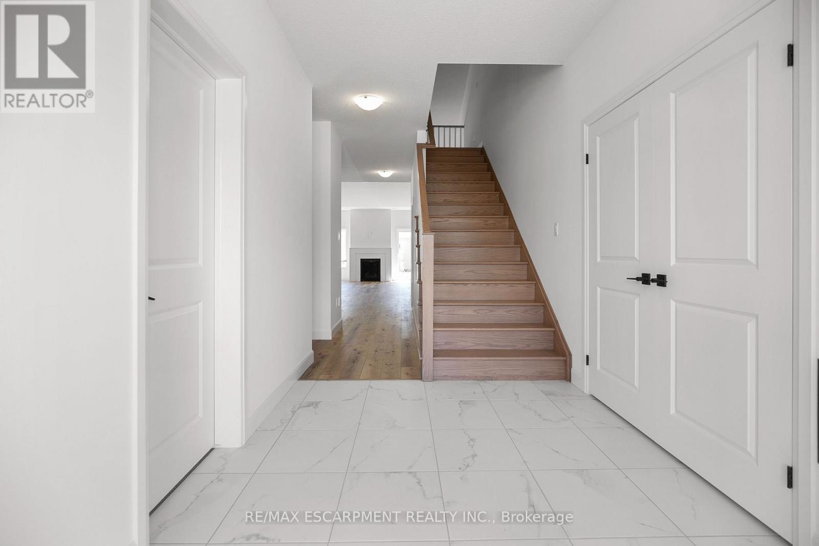 26 BEACHWALK CRESCENT - 7