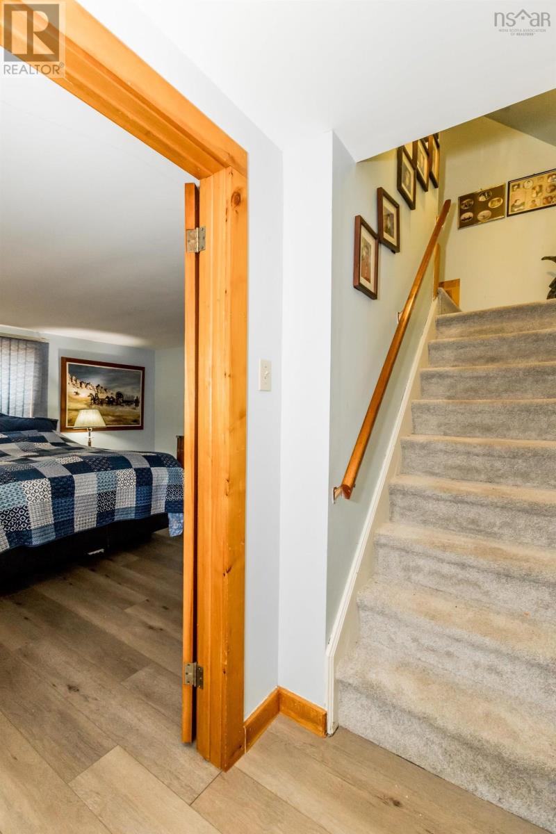 1546 Spurr Road - 19