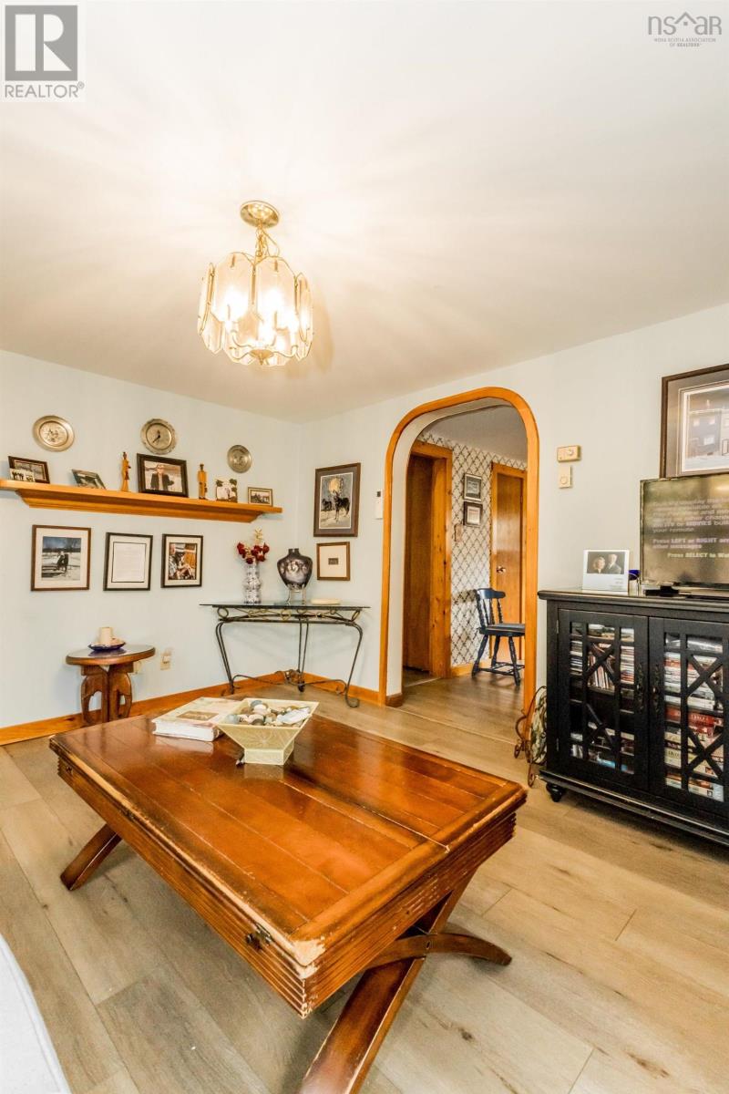 1546 Spurr Road - 17