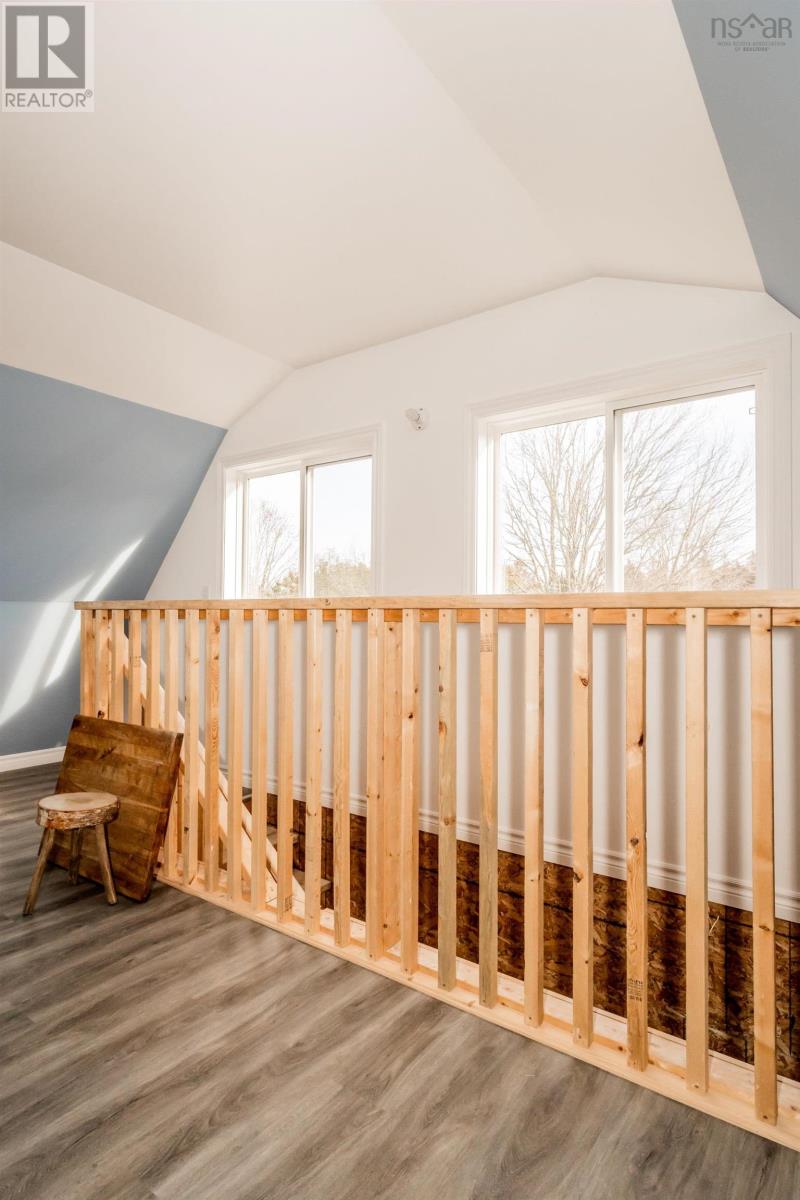 1546 Spurr Road - 33