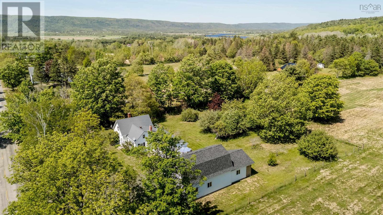 1546 Spurr Road - 35