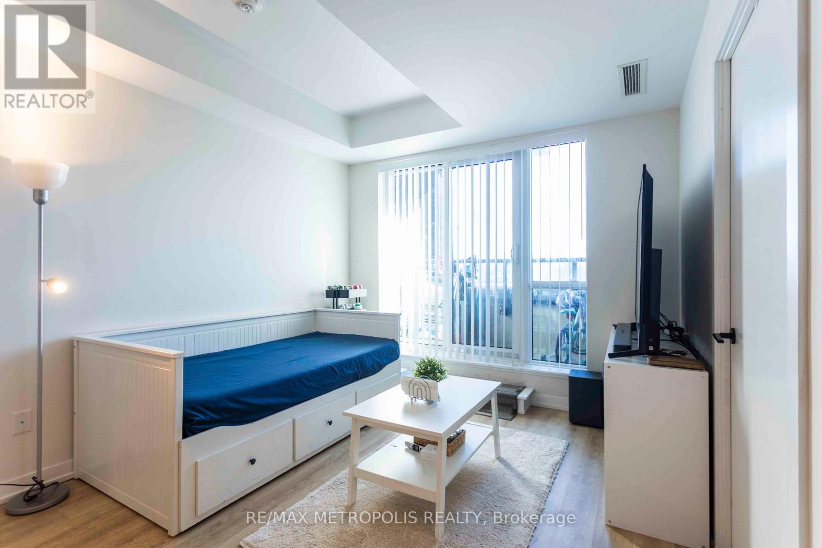 #308 2300 ST CLAIR AVENUE W - 4
